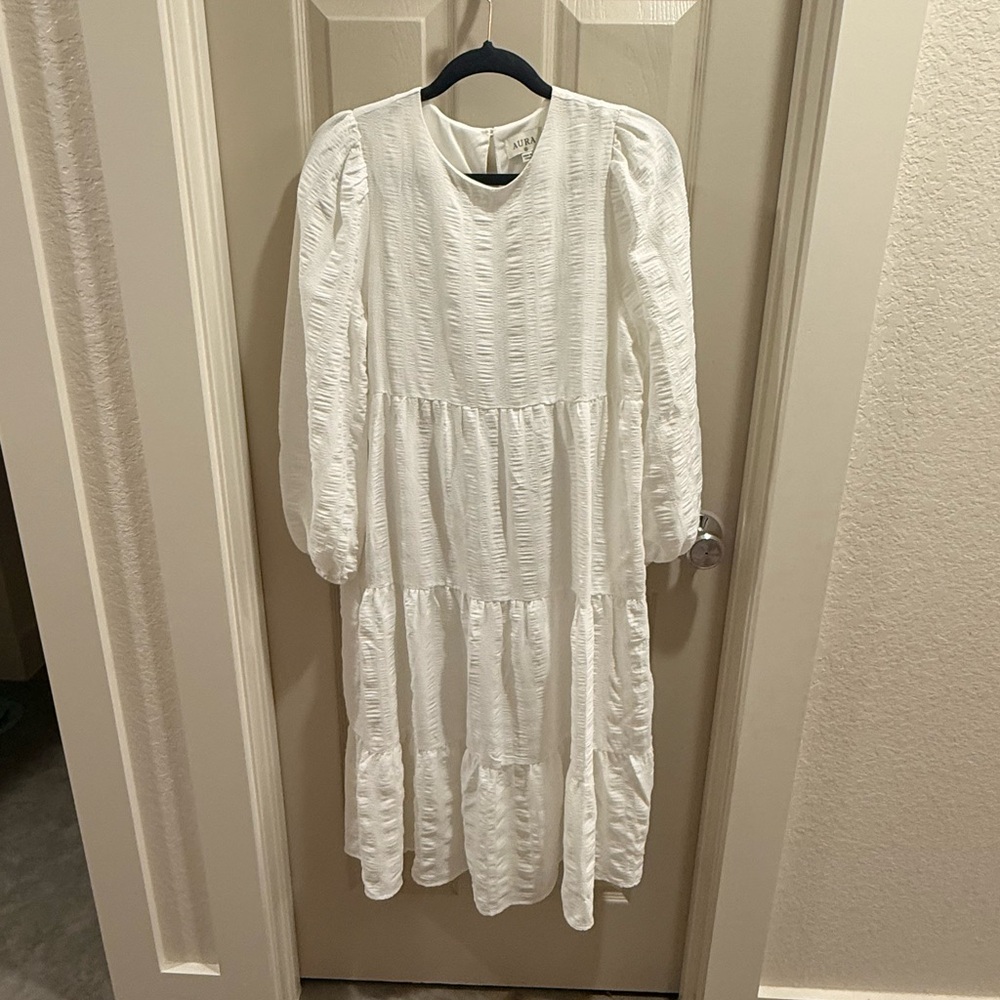 Elegant White Long-Sleeve Dress